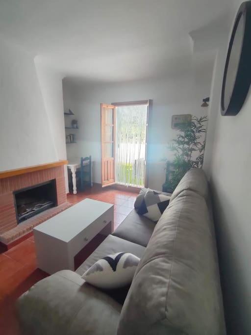 贝纳马奥马Ventana Al Albarracin公寓 外观 照片